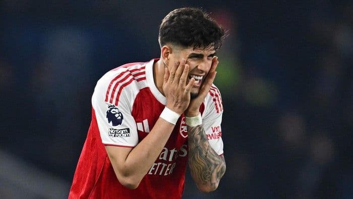 arsenal_dikritik_soal_gaya_bermain_hincapie_yang_penting_tidak_ilegal