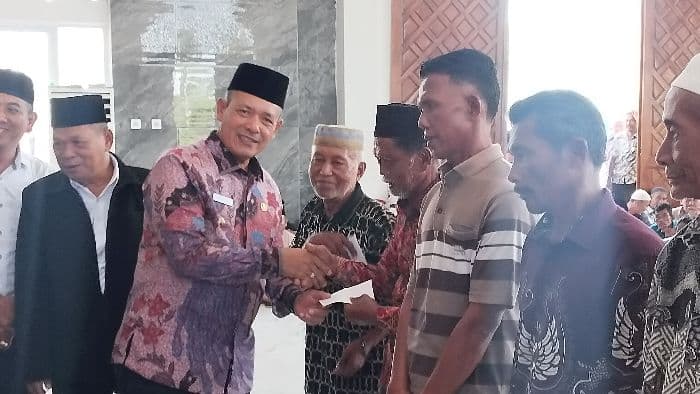 baznas_salurkan_zakat_sebesar_rp555_juta_di_tapteng