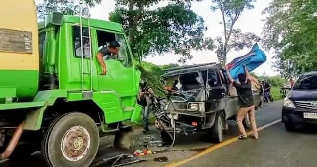 l300_laga_kambing_dengan_truk_tangki_di_batu_bara_1_luka_berat_