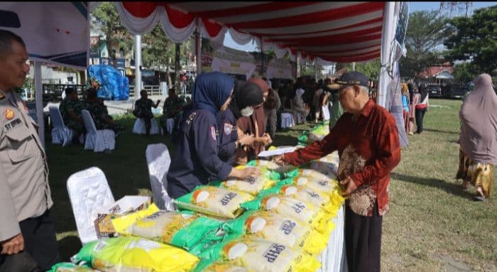 polresta_deli_serdang_gelar_gerakan_pangan_murah_polri_dan_bazar_beras_di_lubuk_pakam