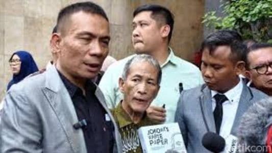 rismon_sianipar_akui_ijazah_jokowi_dan_gibran_asli_siap_tulis_buku_koreksi_penelitian