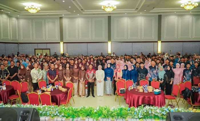 bupati_labuhanbatu_hadiri_perpisahan_angkatan_ke27_sman_3_rantau_utara