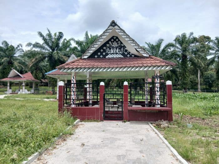 jejak_sejarah_kerajaan_tanah_jawa_kisah_tuan_marubun