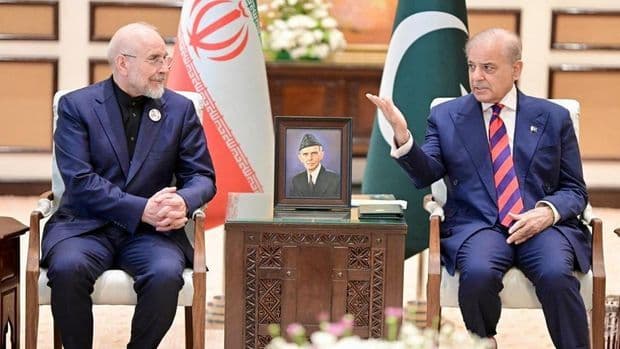 _iran_tegaskan_tak_gentar_hadapi_ancaman_blokade_as_di_selat_hormuz_