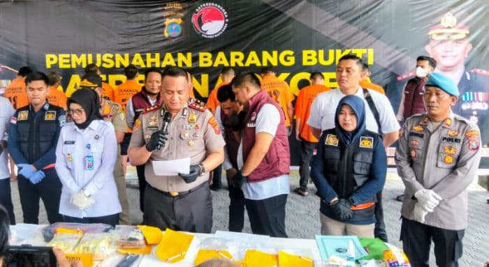 dibuntuti_dari_batu_bara_kurir_sabu_2_kg_ditangkap_di_tol_amplas
