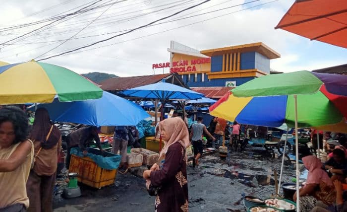 pasar_ikan_modern_sibolga_semrawut_warga_keluhkan_kebersihan_dan_penataan