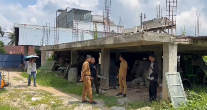 pembangunan_kandang_ayam_raksasa_di_tebing_tinggi_ditolak_warga_camatlurah_turun_tangan_