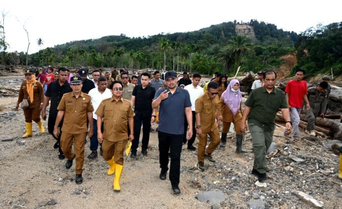 percepat_rekonstruksi_pascabencana_gubernur_bobby_tinjau_tanggul_sungai_badiri_tapteng