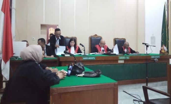 vonis_dua_tahun_penjara_dianulir_ma_hukum_ringan_terdakwa_perdagangan_orang_utan