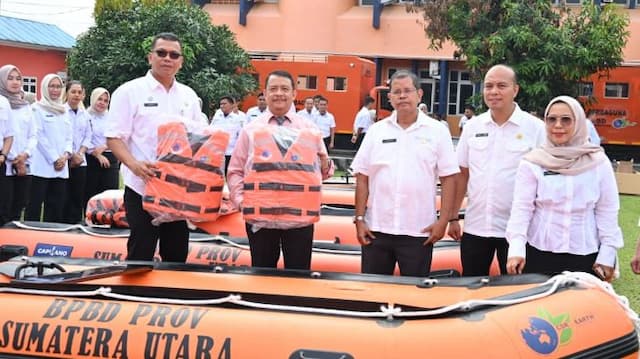 bank_sumut_serahkan_csr_rp446_miliar_perkuat_penanganan_bencana_di_sumatera_utara