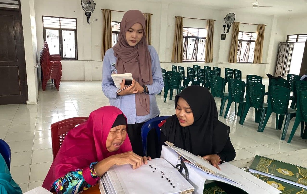 iqronic_cahaya_dari_unimed_untuk_tunatetra_belajar_alquran