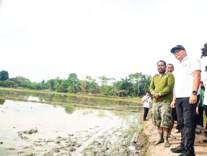 petani_dan_peternak_percut_sei_tuan_curhat_ke_bupati_deli_serdang_soal_infrastruktur