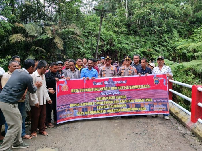 polres_simalungun_resmikan_jembatan_bah_bolum_warga_kini_melintas_lebih_aman