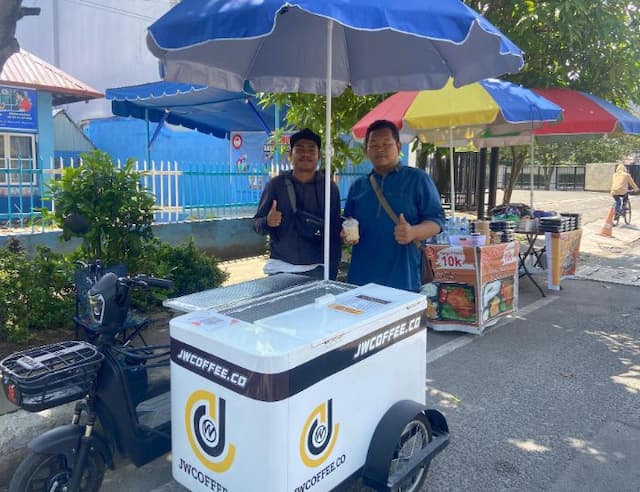 merintis_usaha_kopi_pinggir_jalan_khas_cita_rasa_rumahan_pemuda_ini_rencanakan_kolaborasi