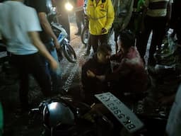 tabrak_lari_di_amplas_pengendara_vario_alami_patah_kaki