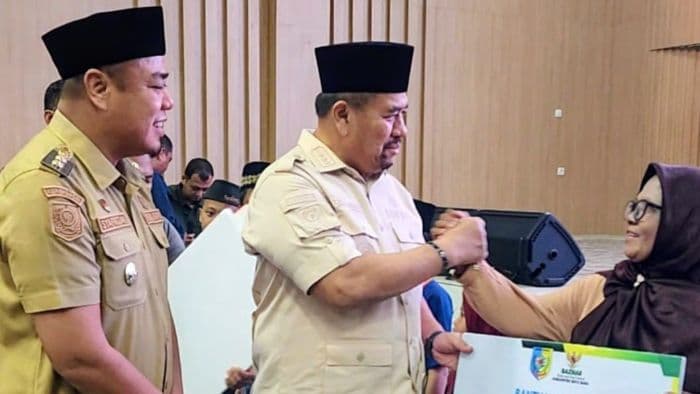 bilal_mayit_penggali_kubur_dan_guru_mengaji_di_batu_bara_terima_insentif_