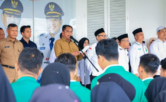 bupati_sergai_lepas_480_mahasiswa_umn_alwashliyah_kkn_di_48_desa_