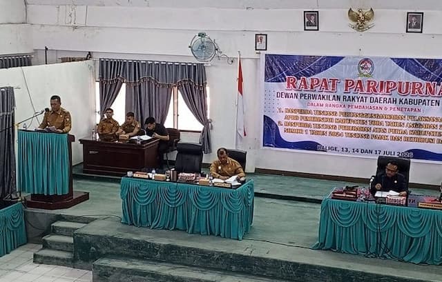 bupati_toba_sampaikan_pertanggungjawaban_pelaksanaan_apbd_2025_di_dprd