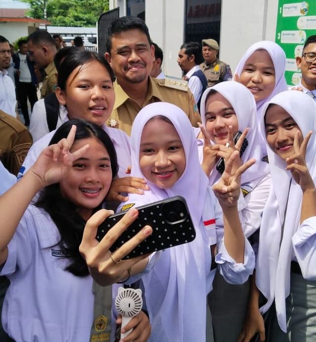 mpls_di_binjai_gubernur_bobby_nasution_ingatkan_guru_adalah_orang_tua_di_sekolah