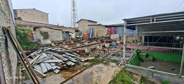 rumah_dinas_pemkab_dairi_dibongkar_meski_belum_ada_permohonan_eksekusi_ke_pn