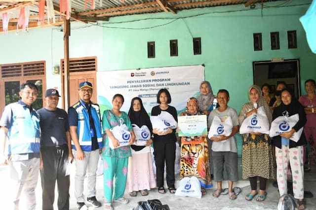 200_warga_kampung_bahari_belawan_dan_medan_denai_dapat_sembako_