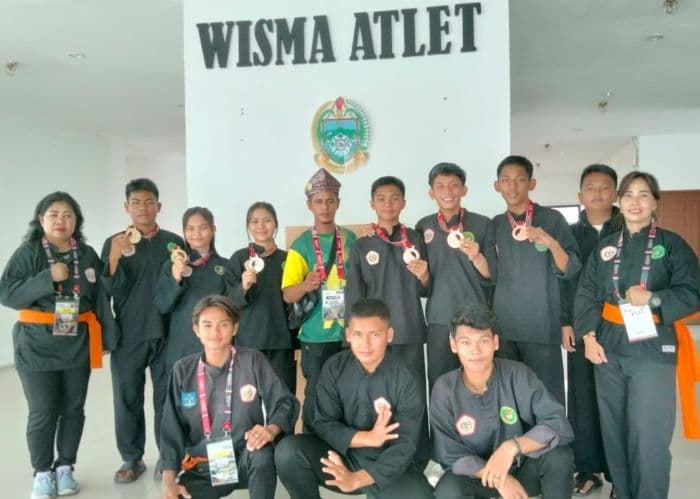 atlet_asal_tapteng_sabet_dua_medali_emas_di_kejuaraan_2nd_international_indonesian_student_pencak_silat_2025