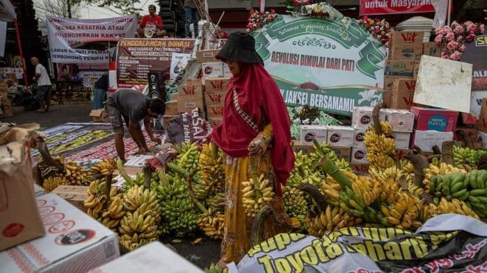 demo_besar_pati_13_agustus_2025_lima_tuntutan_warga_dan_desakan_mundur_bupati_sudewo