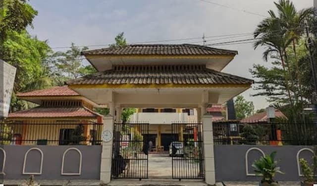 tambah_beban_orang_tua_murid_di_deli_serdang_kritik_kebijakan_sekolah_lima_hari