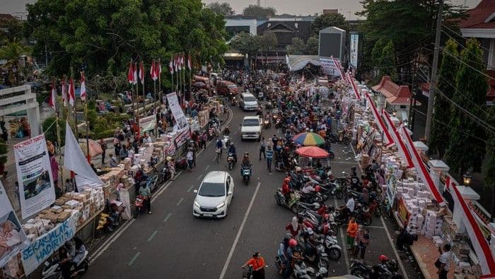 2684_aparat_gabungan_kawal_aksi_masyarakat_pati_bersatu_