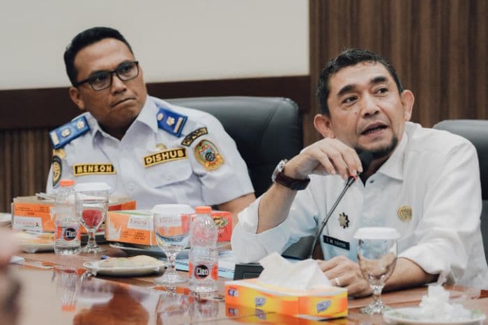 dishub_deli_serdang_pasang_rambu_di_jalur_alternatif_pancur_batusibolangit