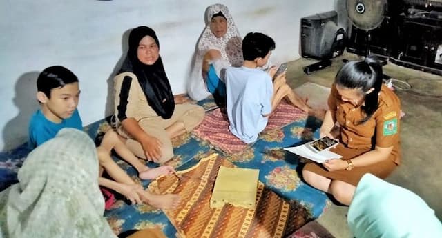 dua_bersaudara_di_simalungun_idap_distrofi_otot_pemkab_turun_tangan_