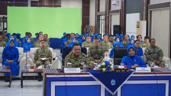 kasal_ingatkan_keluarga_prajurit_tni_al_saring_sebelum_sharing_di_media_sosial_