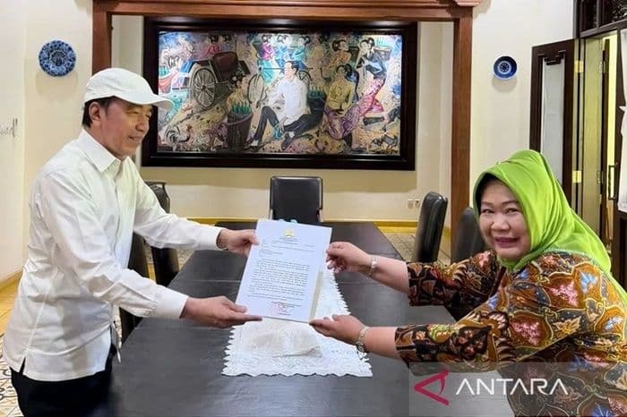 sekjen_mpr_temui_jokowi_di_solo_sampaikan_undangan_sidang_tahunan_