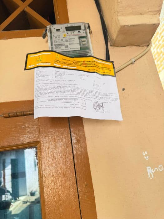 tunggakan_listrik_sudah_dibayar_rumah_warga_deli_serdang_belum_kembali_menyala