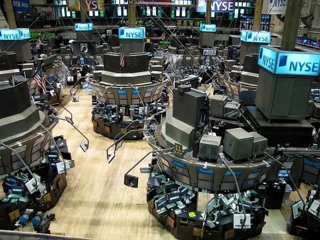 wall_street_menguat_lagi_ditopang_saham_ai_usai_data_inflasi_as_