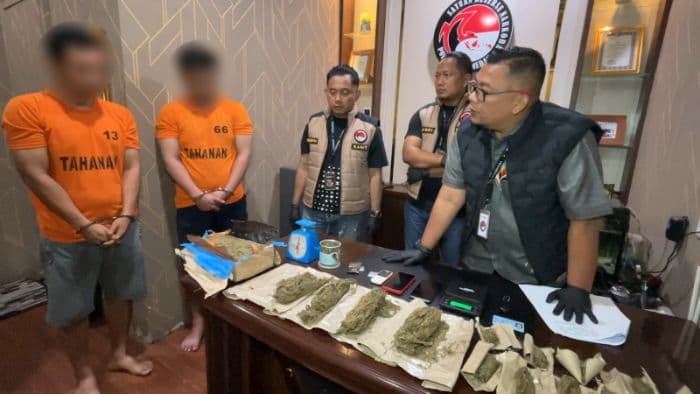 kos_di_medan_petisah_jadi_gudang_ganja_sabu_dan_pod_getar_begini_modus_transaksinya