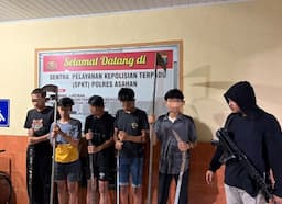 lima_pelajar_di_asahan_diamankan_saat_nongkrong_bawa_sajam_