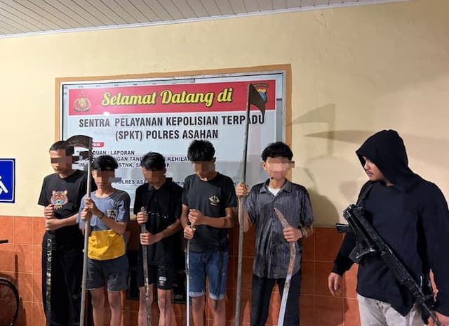 lima_pelajar_di_asahan_diamankan_saat_nongkrong_bawa_sajam_