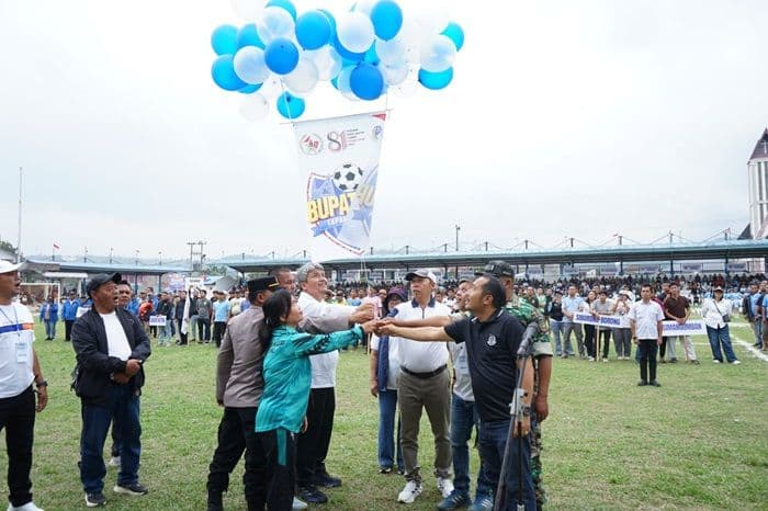 meriahkan_hut_ke81_taput_bupati_buka_bupati_cup_2026_siborongborong_kalahkan_tarutung_10_