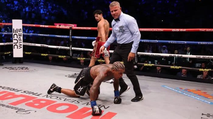 ryan_garcia_pertahankan_gelar_wbc_hentikan_conor_benn_di_ronde_kedua