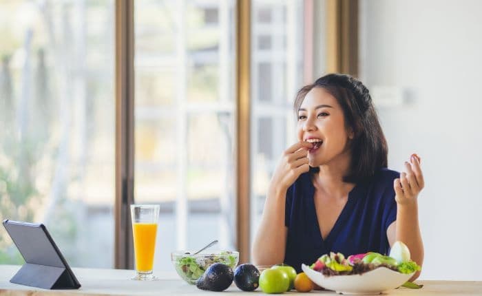 enam_makanan_terbaik_untuk_menjaga_kebugaran_setelah_usia_50_tahun_
