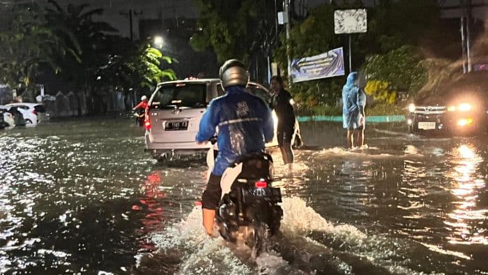 musim_banjir_tiba_pemerintah_hanya_bisa_umbar_janji_
