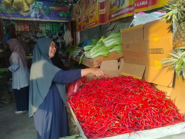 harga_cabai_merah_dan_ayam_potong_di_kisaran_mulai_turun