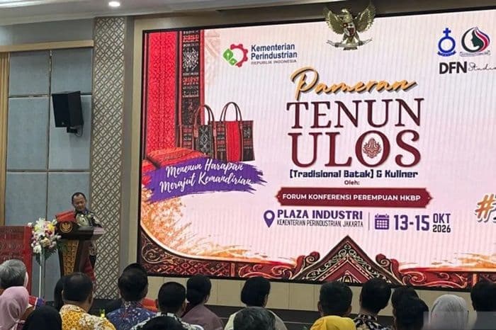 menperin_tenun_ulos_naik_kelas_diversifikasi_produk_jadi_kunci_tembus_pasar_ekspor_