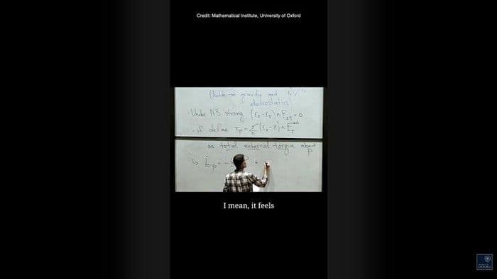 oxford_masih_andalkan_papan_tulis_saat_kuliah_matematika_ini_alasan_dosennya_