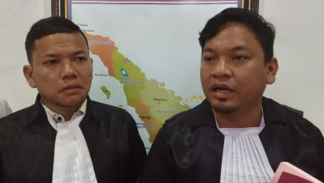 pengacara_eks_kadinsos_samosir_protes_tuntutan_4_tahun_penjara_soroti_pasal_dan_kerugian_negara