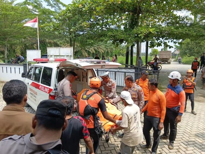 pria_59_tahun_yang_hanyut_di_sungai_kulab_langkat_ditemukan_meninggal_dunia