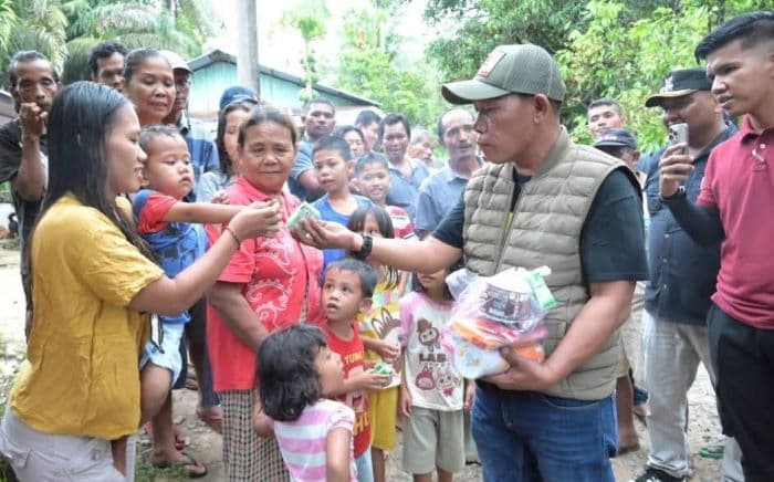 bupati_masinton_ajak_warga_saling_membantu_hadapi_bencana_di_tapteng