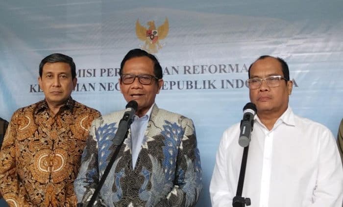 mahfud_md_1038_orang_ditangkap_pascakericuhan_demo_polri_diminta_seleksi_ulang