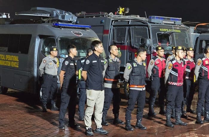 polda_sumut_kerahkan_43_mobil_starlink_untuk_bantu_masyarakat_terdampak_bencana
